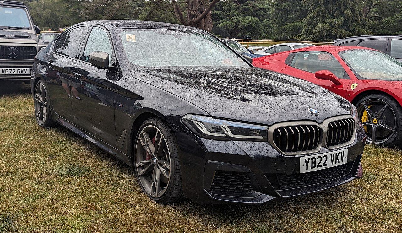 2023 BMW M550i