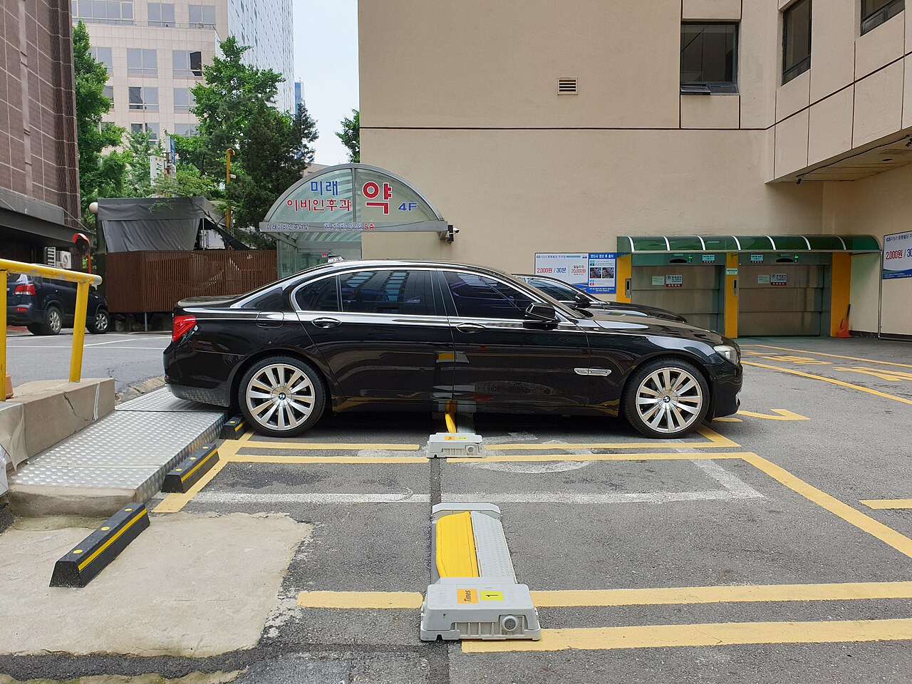 2015 BMW 760Li