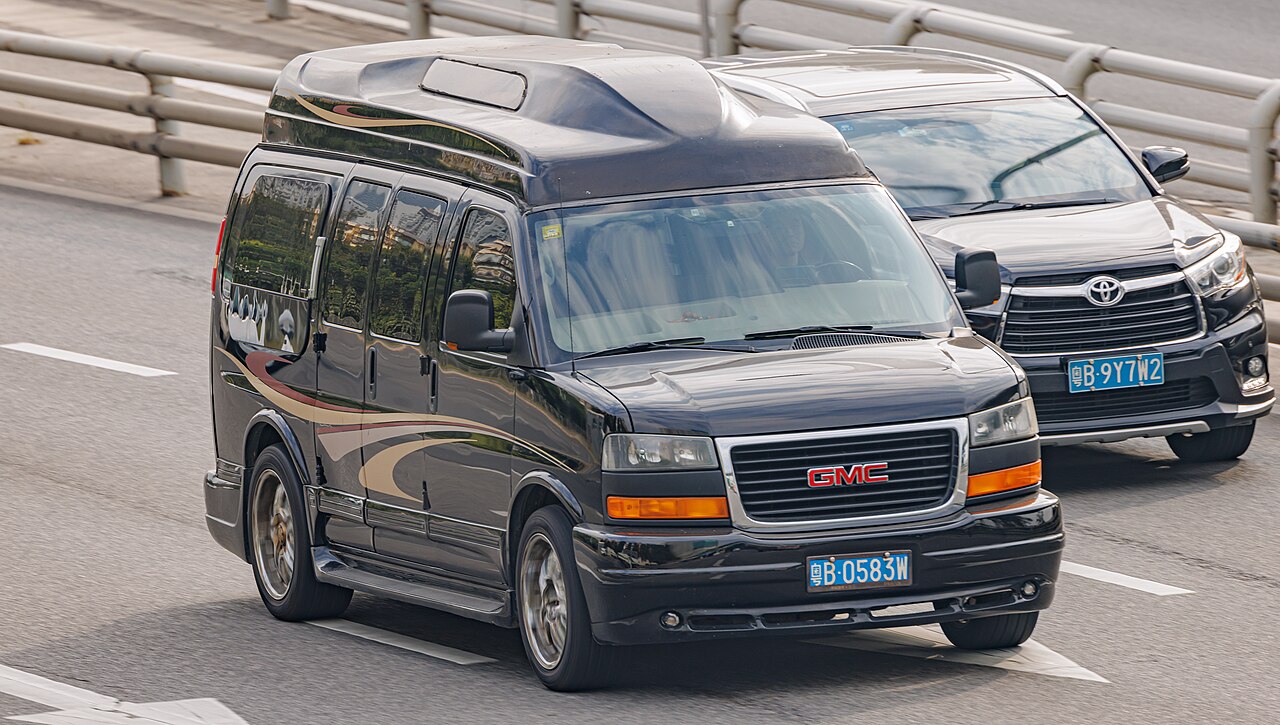 2023 GMC Savana