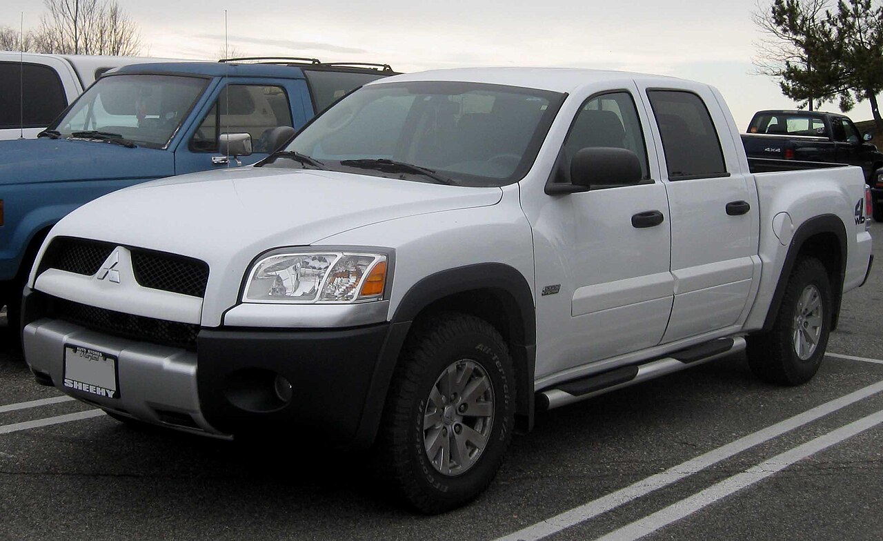 2006 Mitsubishi Raider