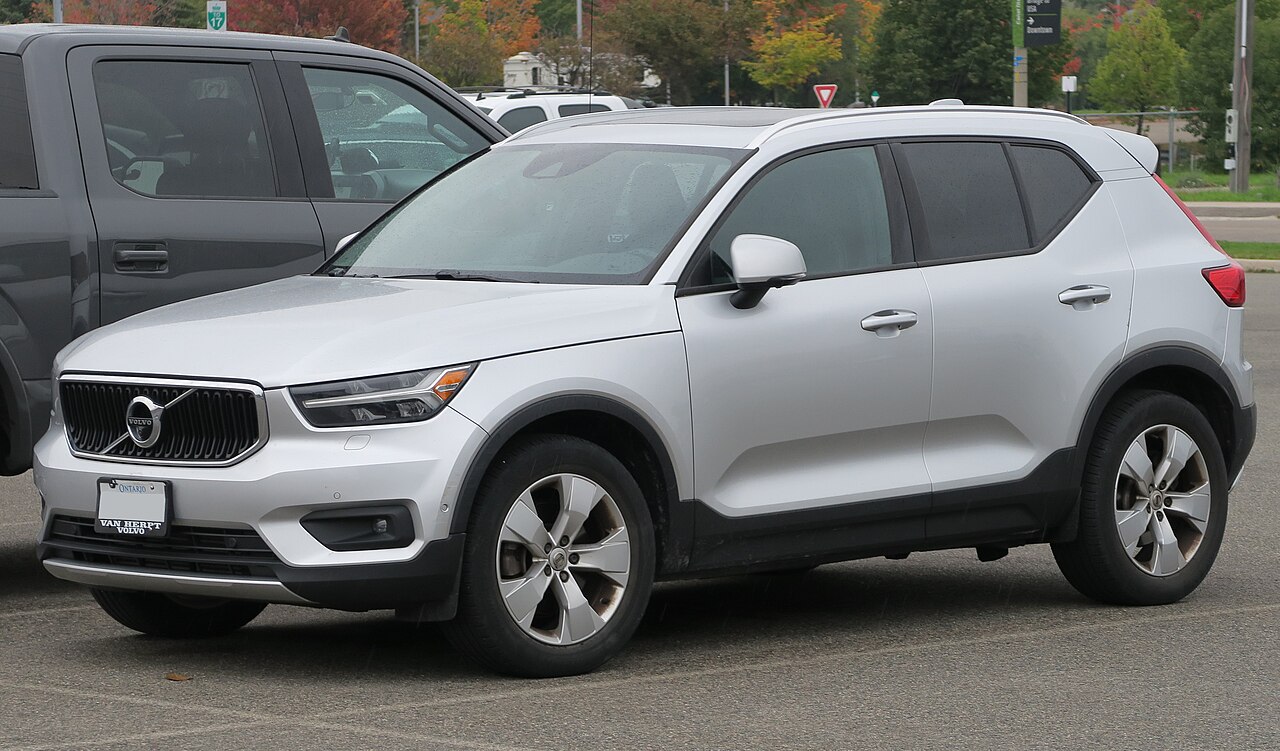 2026 Volvo EX40