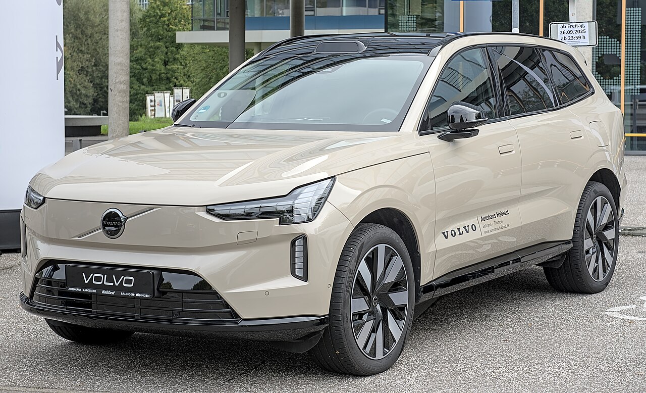 2025 Volvo EX90